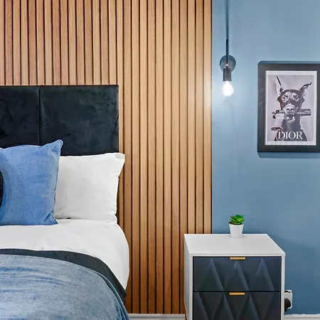 The Penthouse On Bristols Iconic Harbourside 公寓