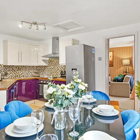 The Penthouse On Bristols Iconic Harbourside ブリストル